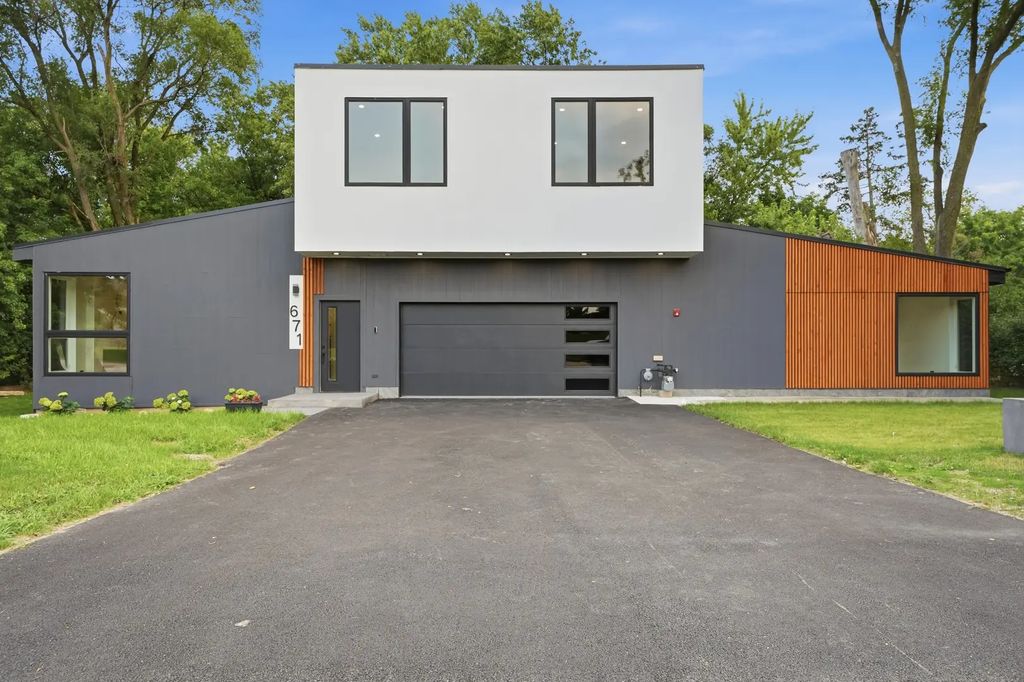 671 W Lake Cook Road, Palatine