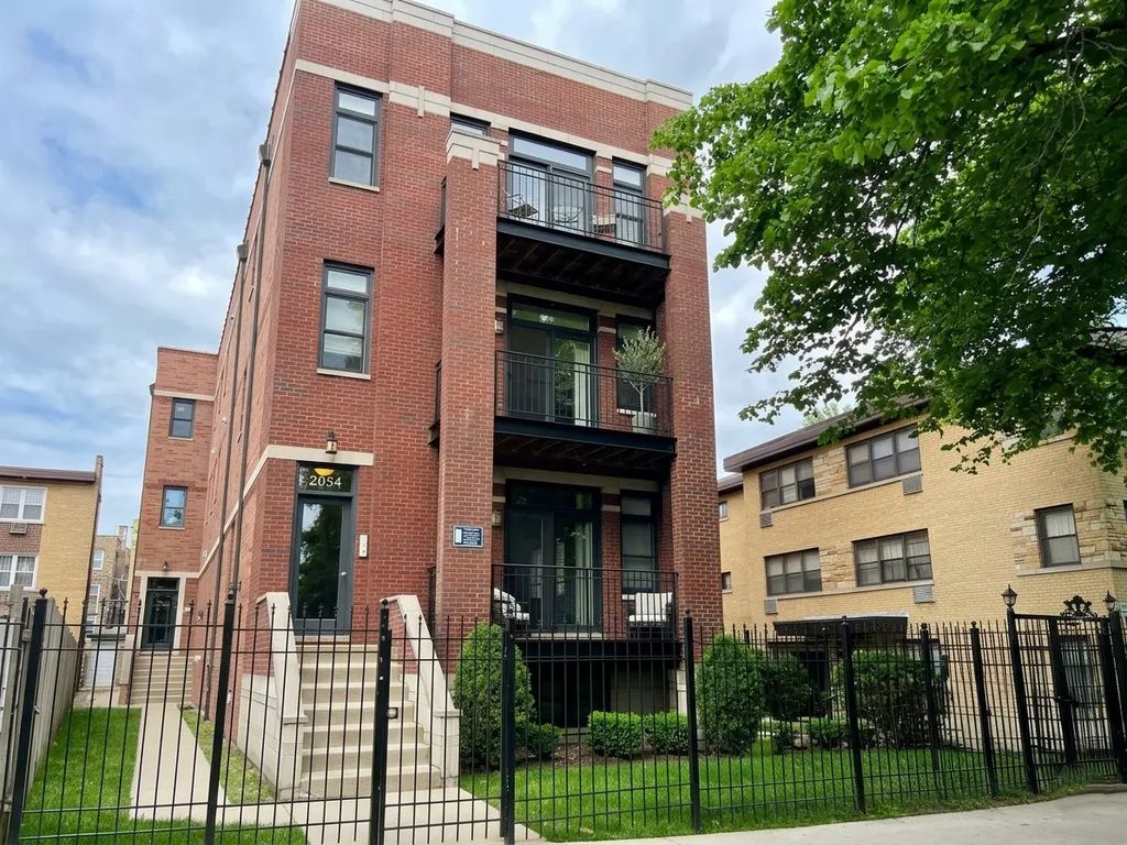2054 W Chase Avenue 1s, Chicago