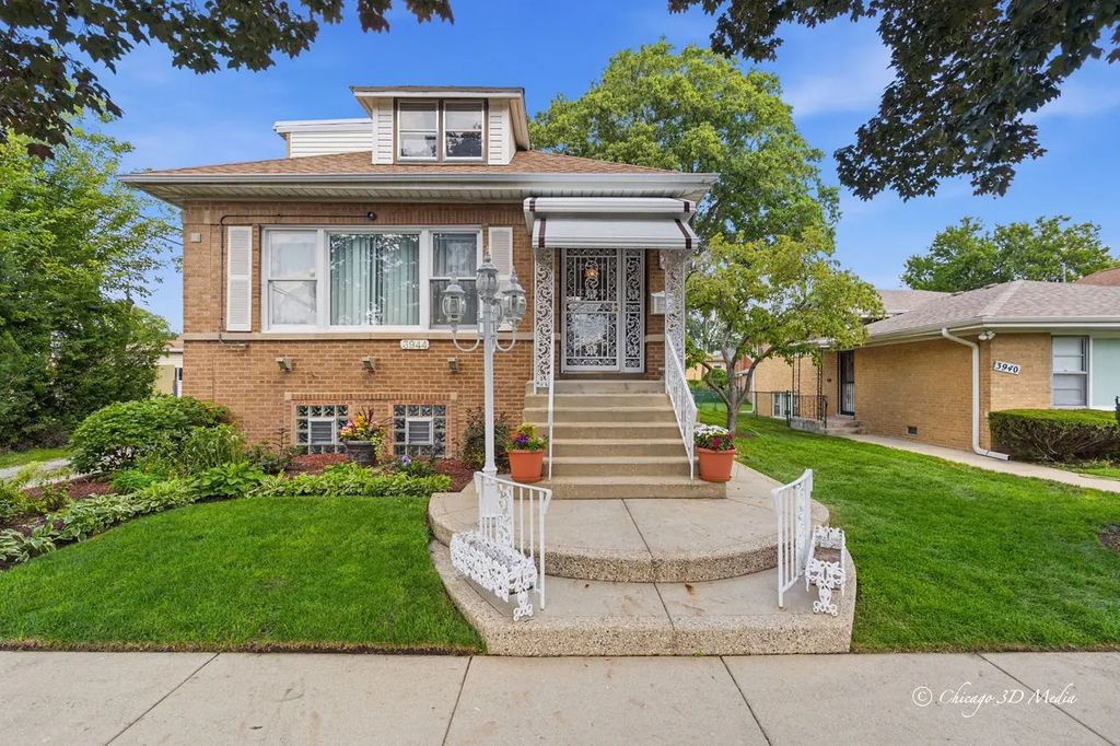 3944 W Greenleaf Avenue, Lincolnwood, 60712