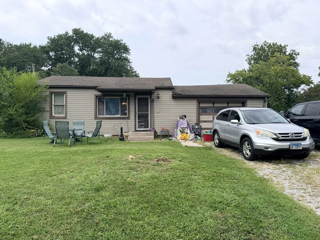 201 Lucinda Drive, Fairview Heights
