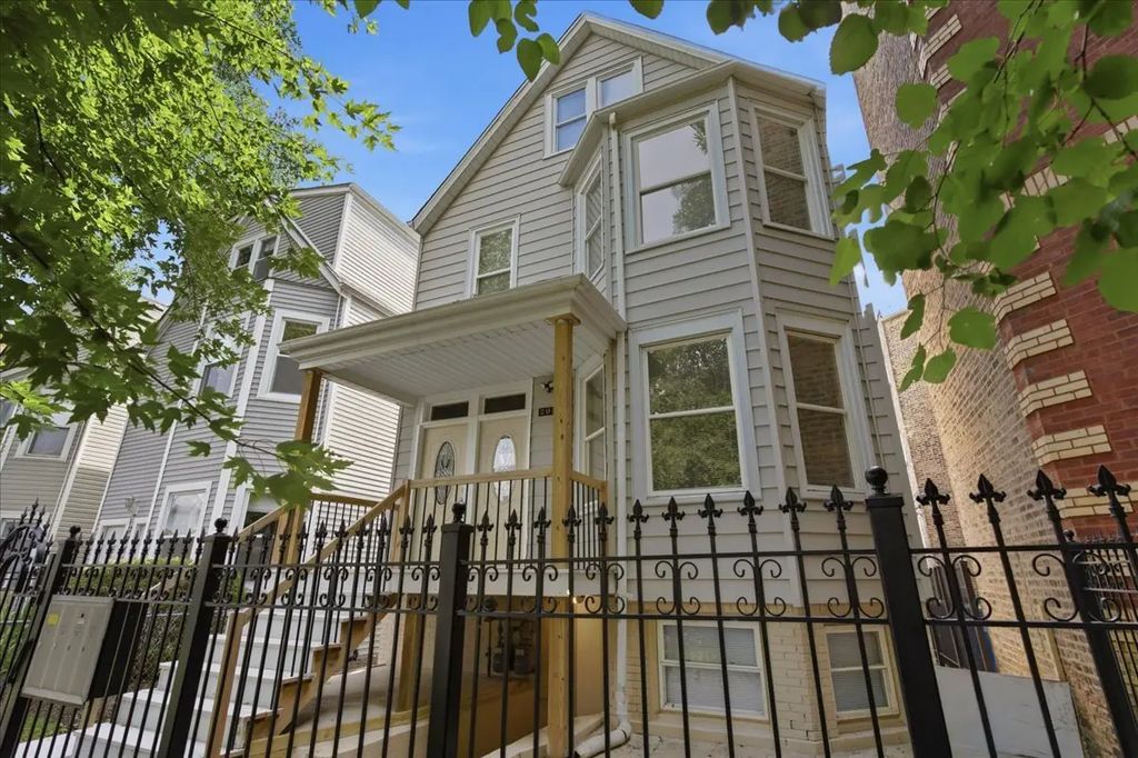2939 N Hamlin Avenue, Chicago, 60618