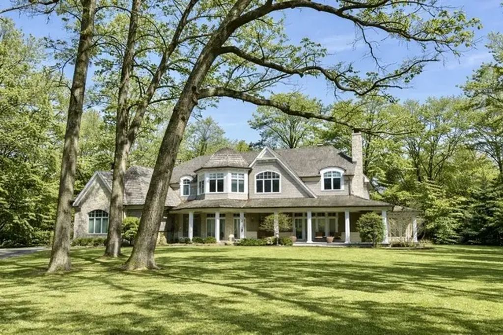 1300 Abington Cambs Drive, Lake Forest, 60045