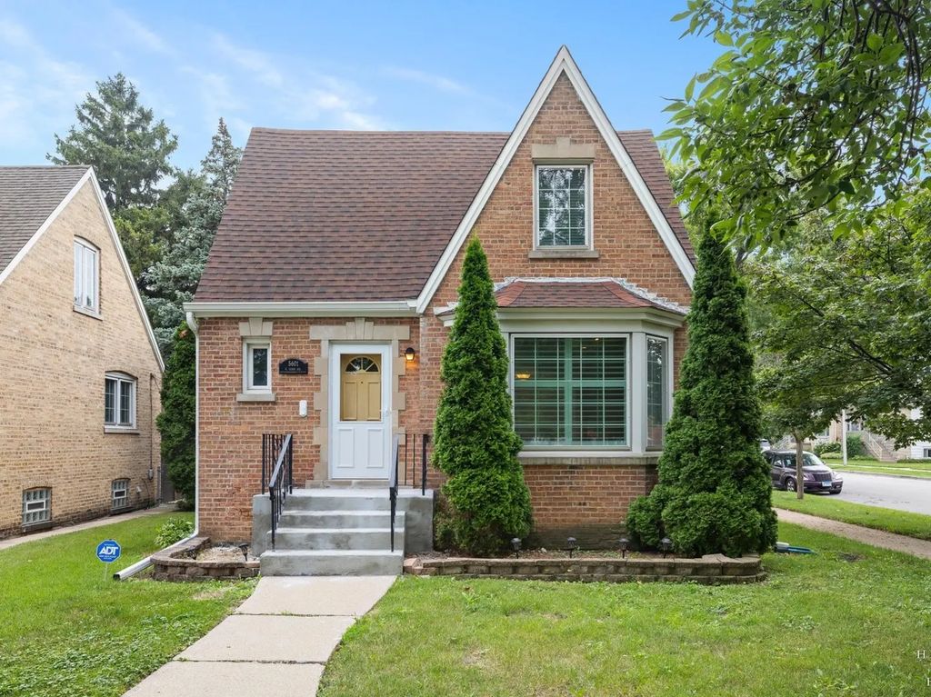 5601 N Ozark Avenue, Chicago