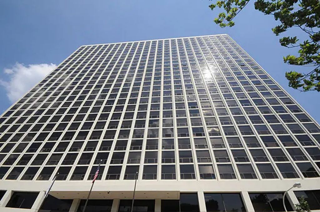4343 N Clarendon Street 2110, Chicago