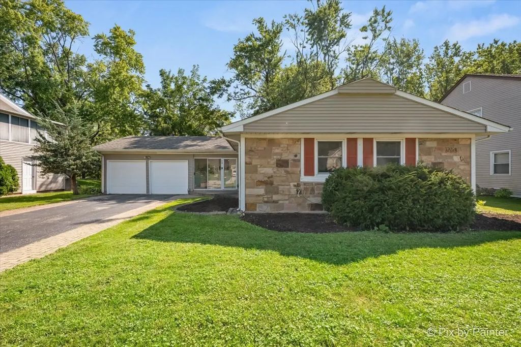 720 Woodhollow Lane, Buffalo Grove