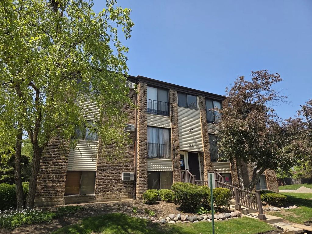 164 Dunteman Drive 101, Glendale Heights