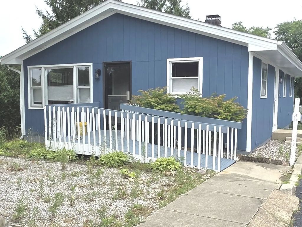 338 S County Farm Road, Wheaton