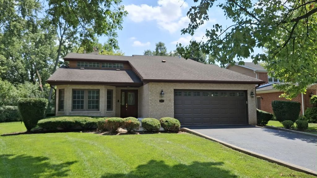 1031 Holly Lane, Glenview, 60025