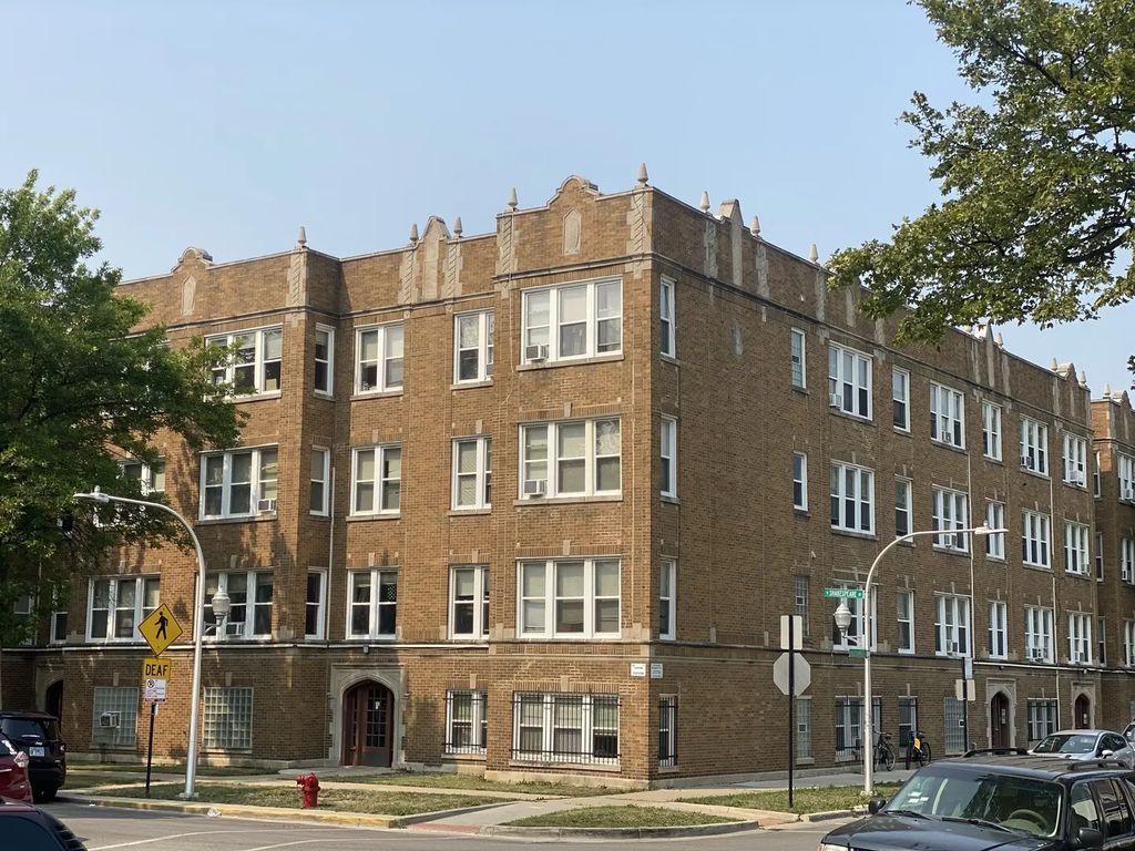 2140 N Kildare Avenue 3, Chicago