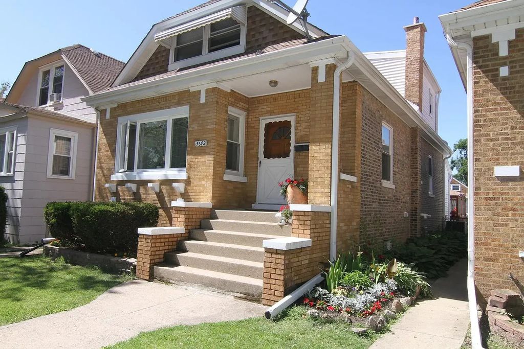 5642 W Newport Avenue, Chicago, 60634