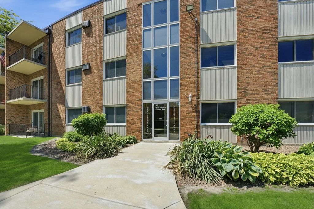 9717 S Keeler Avenue 109, Oak Lawn