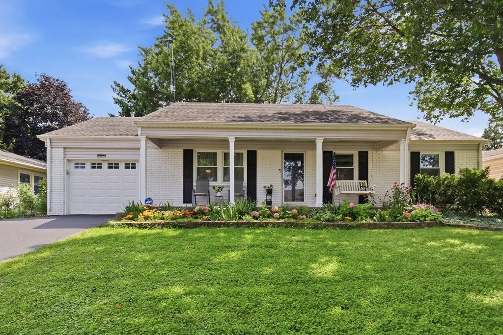 17 Whitehall Court, Buffalo Grove