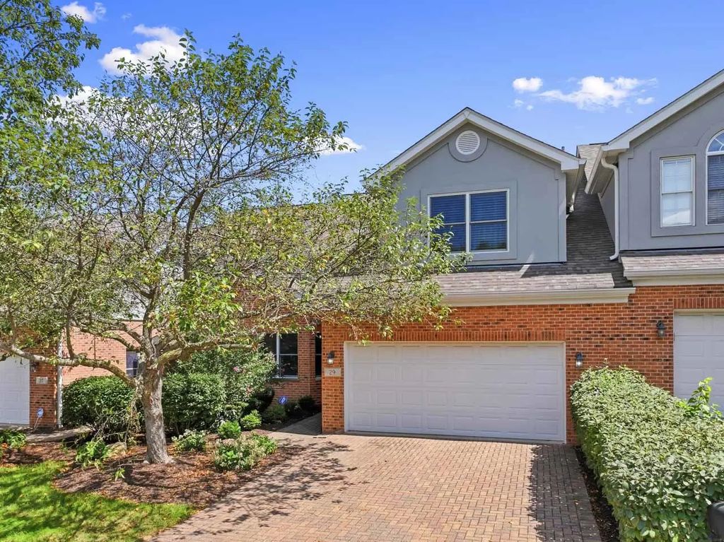 29 Chancel Lane, Glen Ellyn