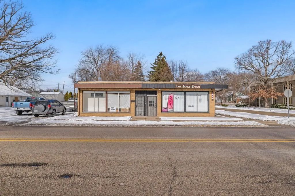 1104 W Glen Flora Avenue, Waukegan