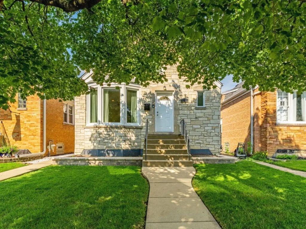 3238 N Nottingham Avenue, Chicago