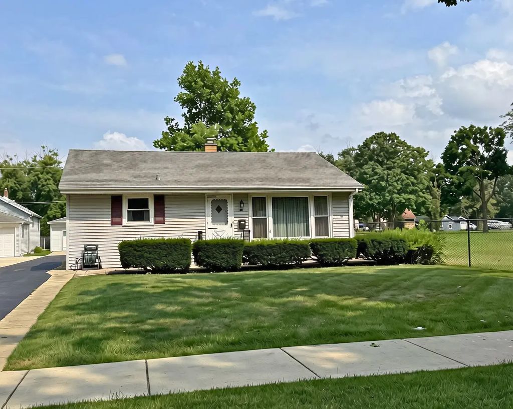 225 N 2nd Avenue, Villa Park