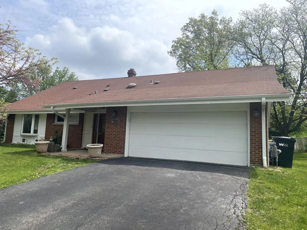 2s525 Lloyd Avenue, Lombard