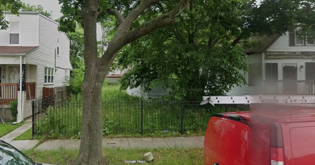 10215 S Lafayette Avenue, Chicago