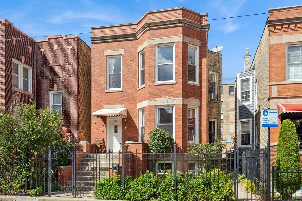 3226 W Thomas Street, Chicago, 60651