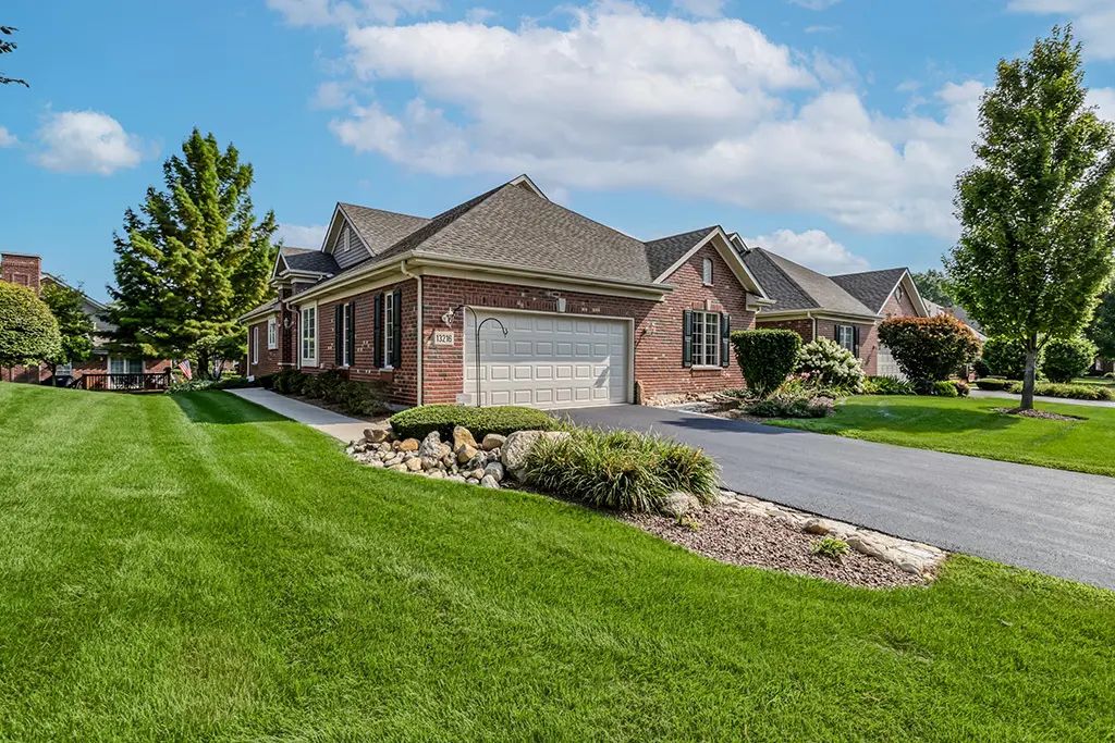 13216 Greenleaf Trail, Palos Heights