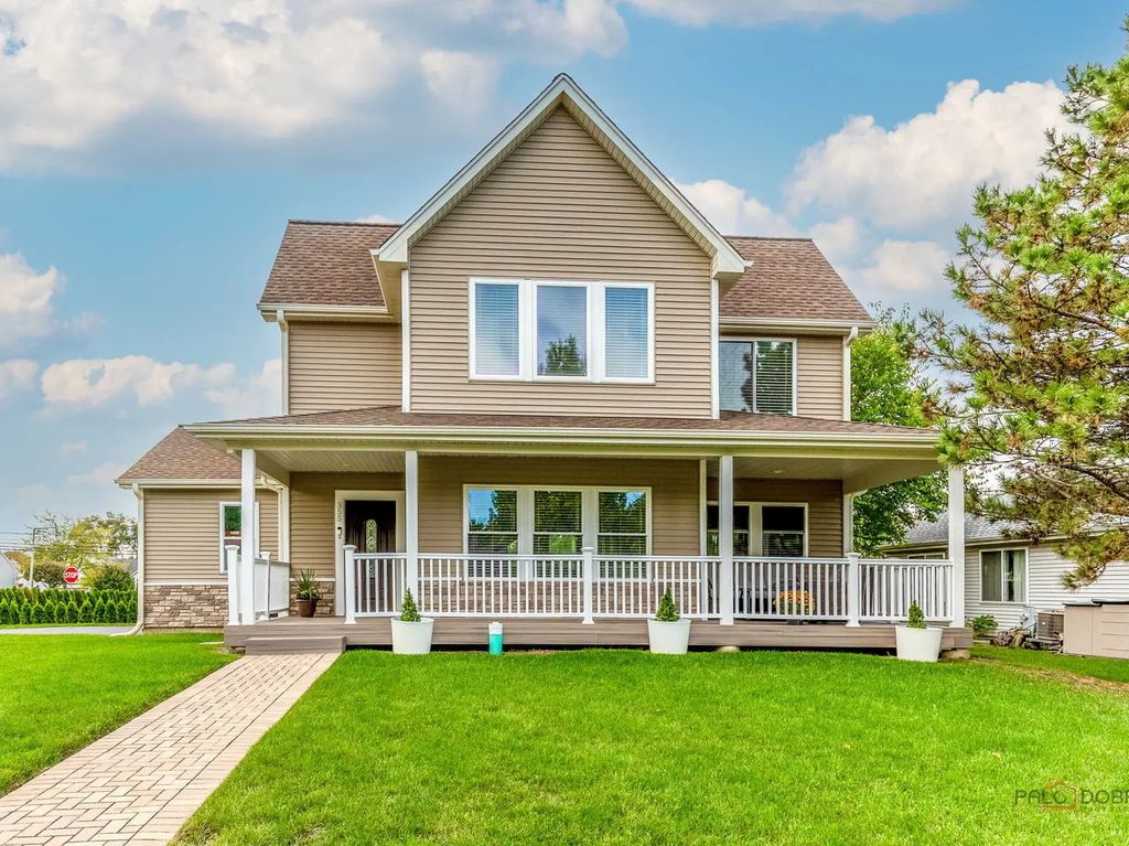 355 Woodhill Lane, Lake Villa