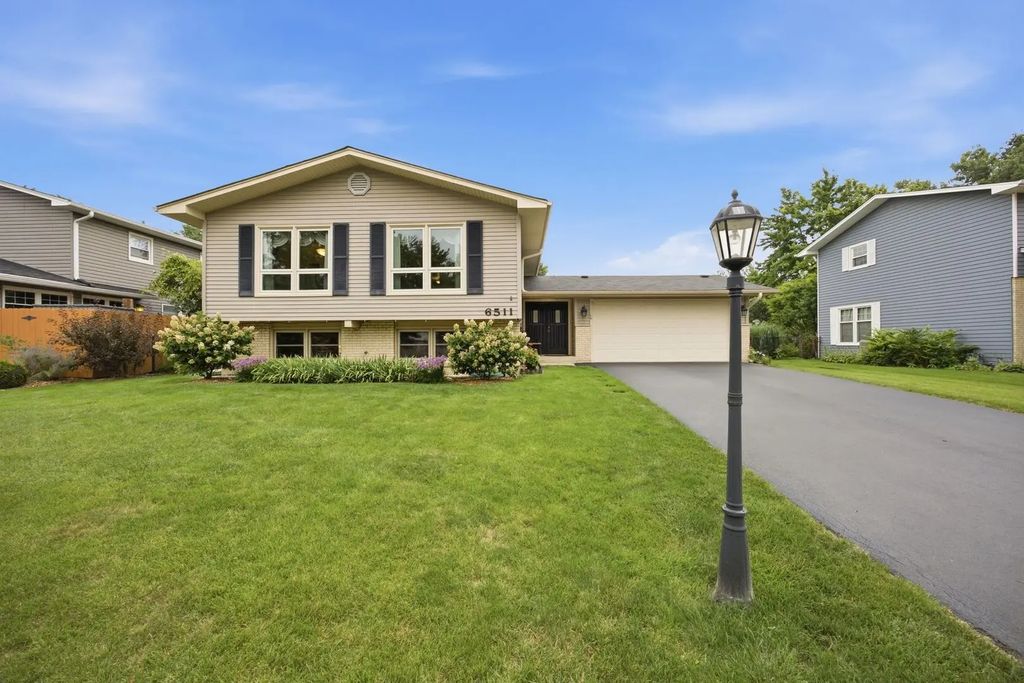 6511 Dunham Road, Downers Grove