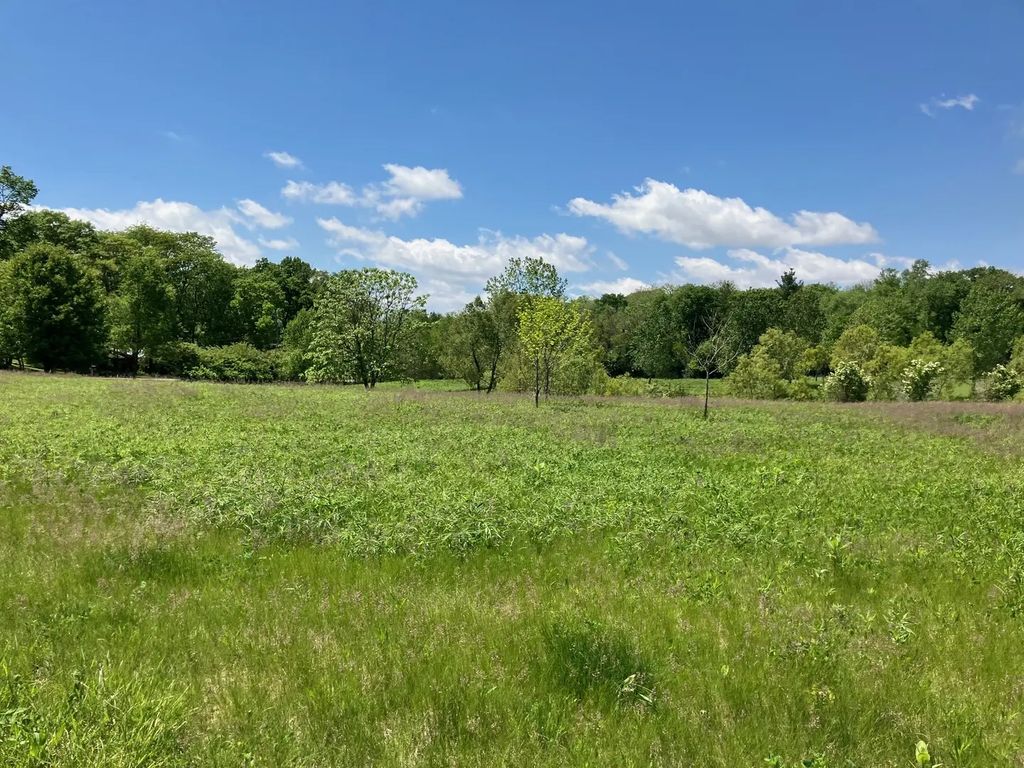 2801 N Brickhouses Road, Urbana