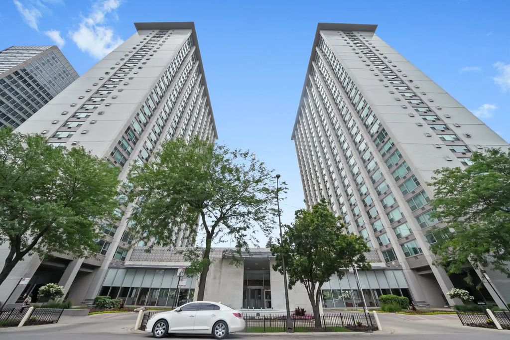3600 N Lake Shore Drive 2807, Chicago, 60613