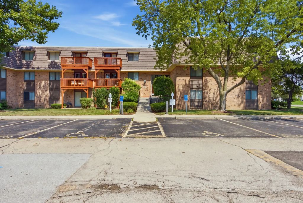 1895 Tall Oaks Drive 3508, Aurora