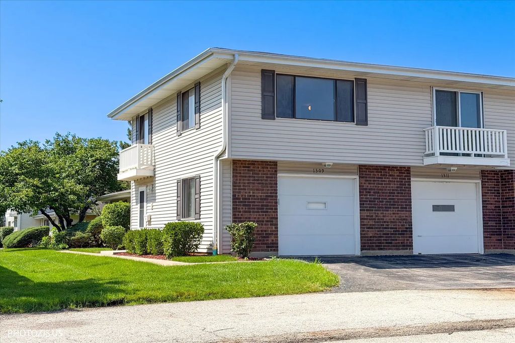 1309 Yarmouth Court 1309, Schaumburg