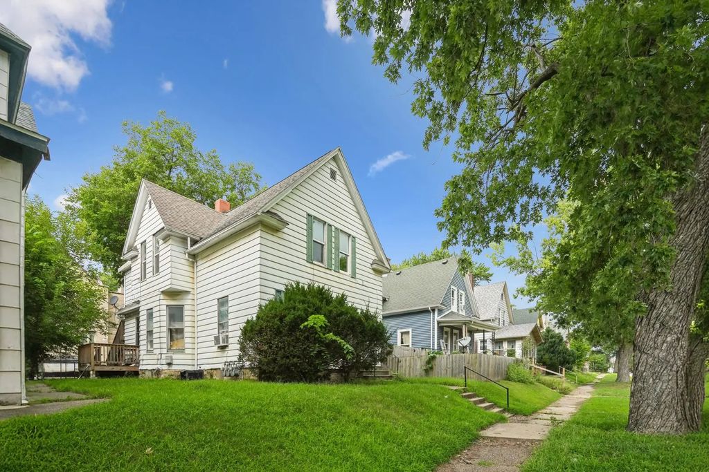 924 14 1/2 Street, Rock Island