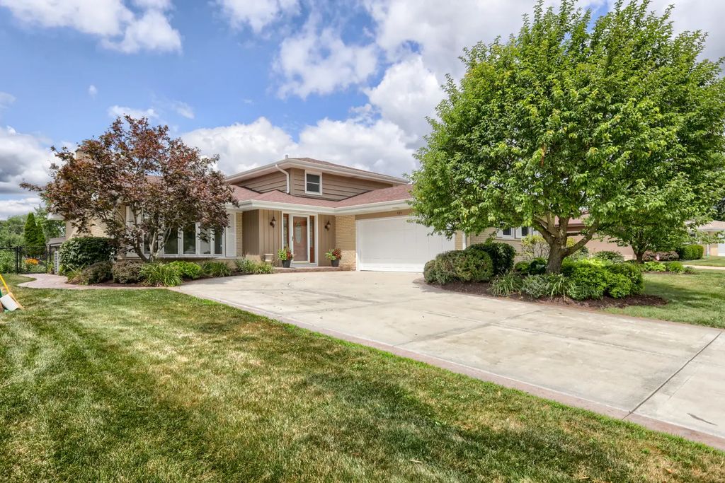 434 Timothy Court, Schaumburg