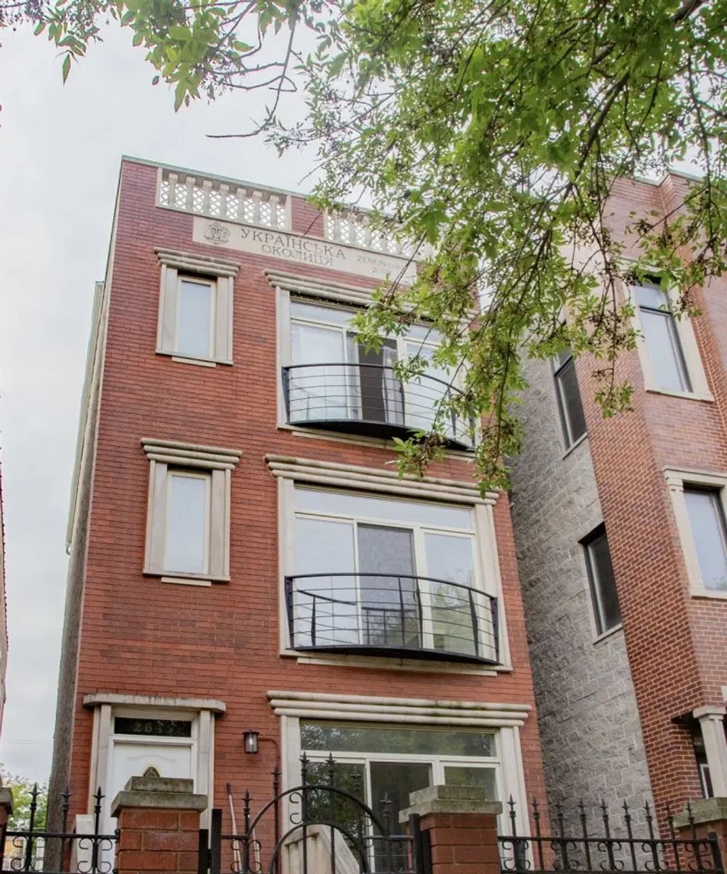 2645 W Haddon Avenue 2, Chicago