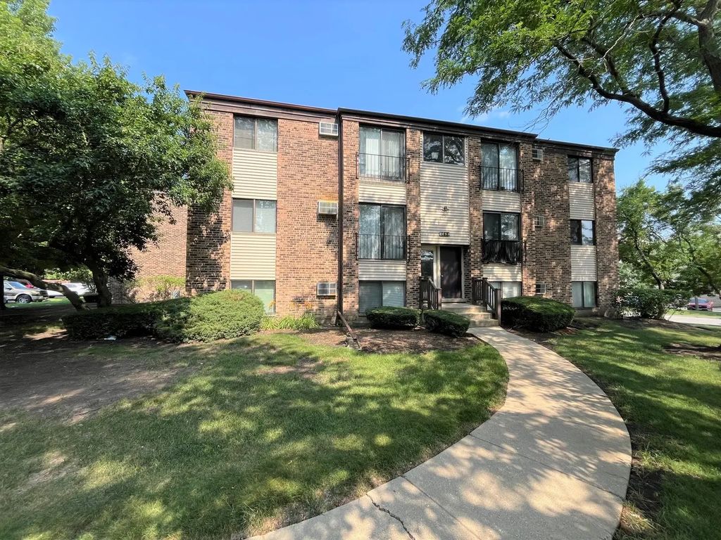 148 Dunteman Drive 101, Glendale Heights