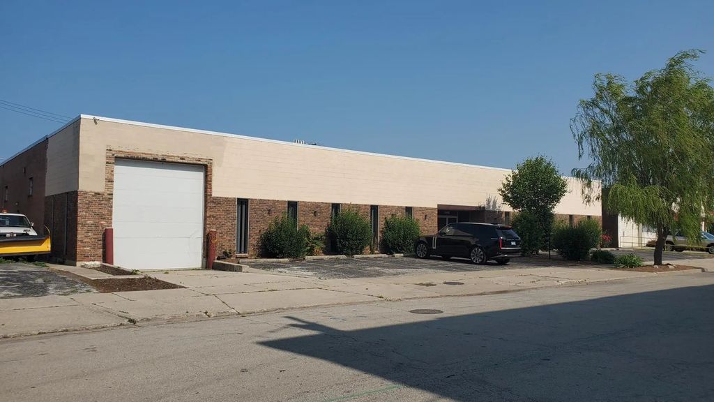 6445 N Hamlin Avenue, Lincolnwood