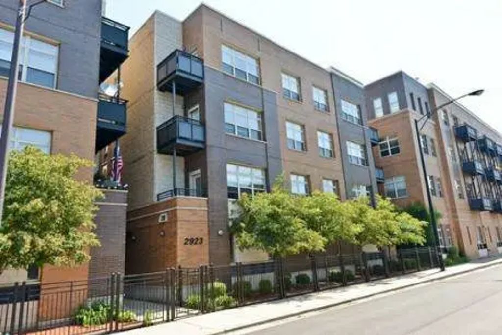 2923 N Clybourn Avenue 204, Chicago, 60618