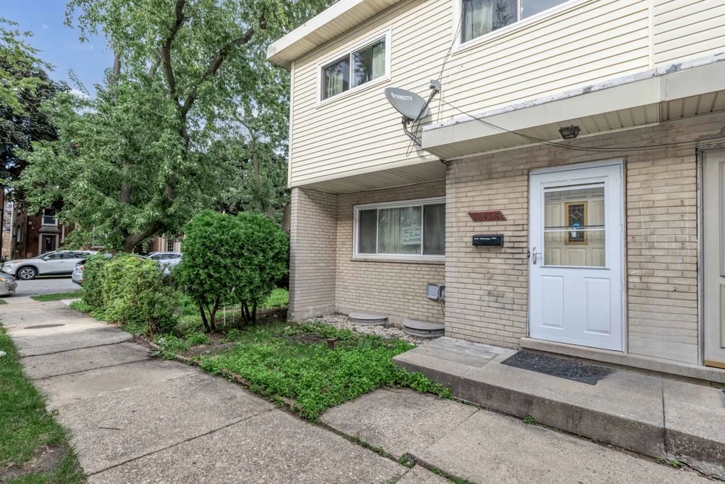 4843 Elm Street A, Skokie, 60076