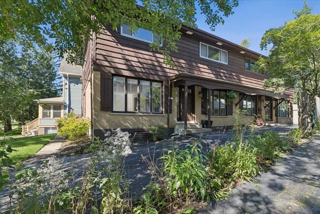 34 Washington Road, Lake Forest, 60045