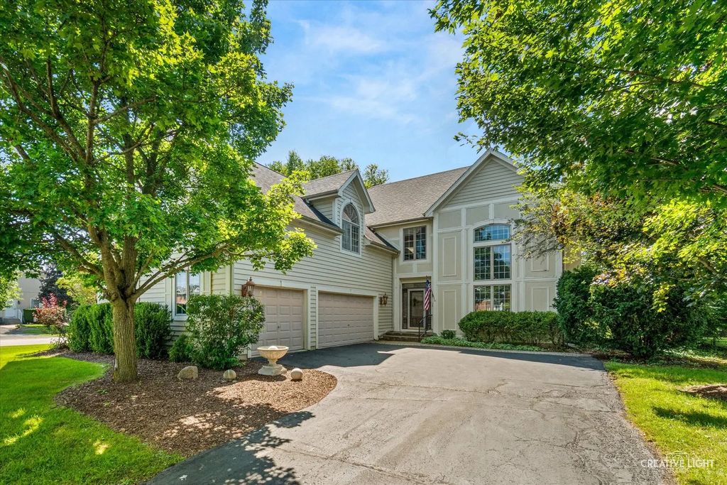 4n468 S Robert Frost Circle, St. Charles