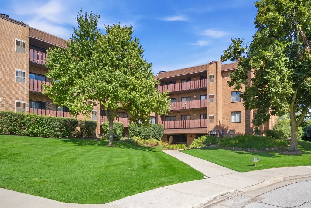 1755 Lake Cook Road 220, Highland Park, 60035