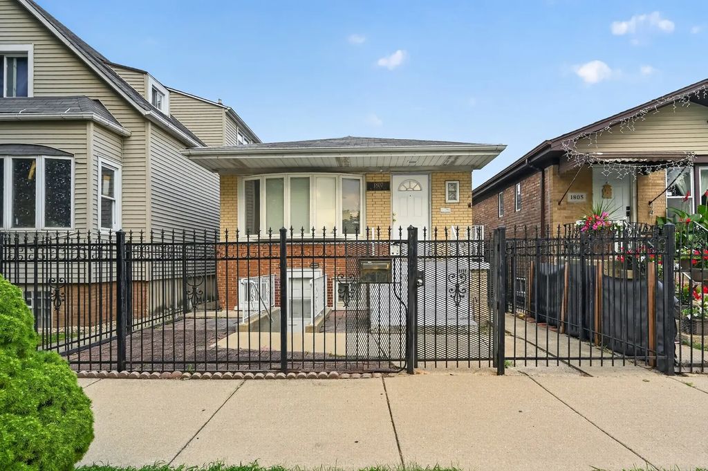 1807 N Keeler Avenue, Chicago, 60639
