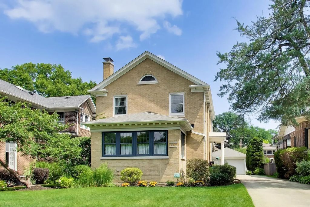 943 Monroe Avenue, River Forest