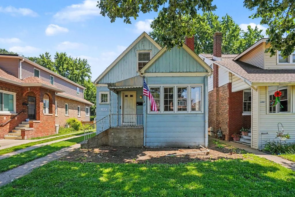 3437 Oak Avenue, Brookfield