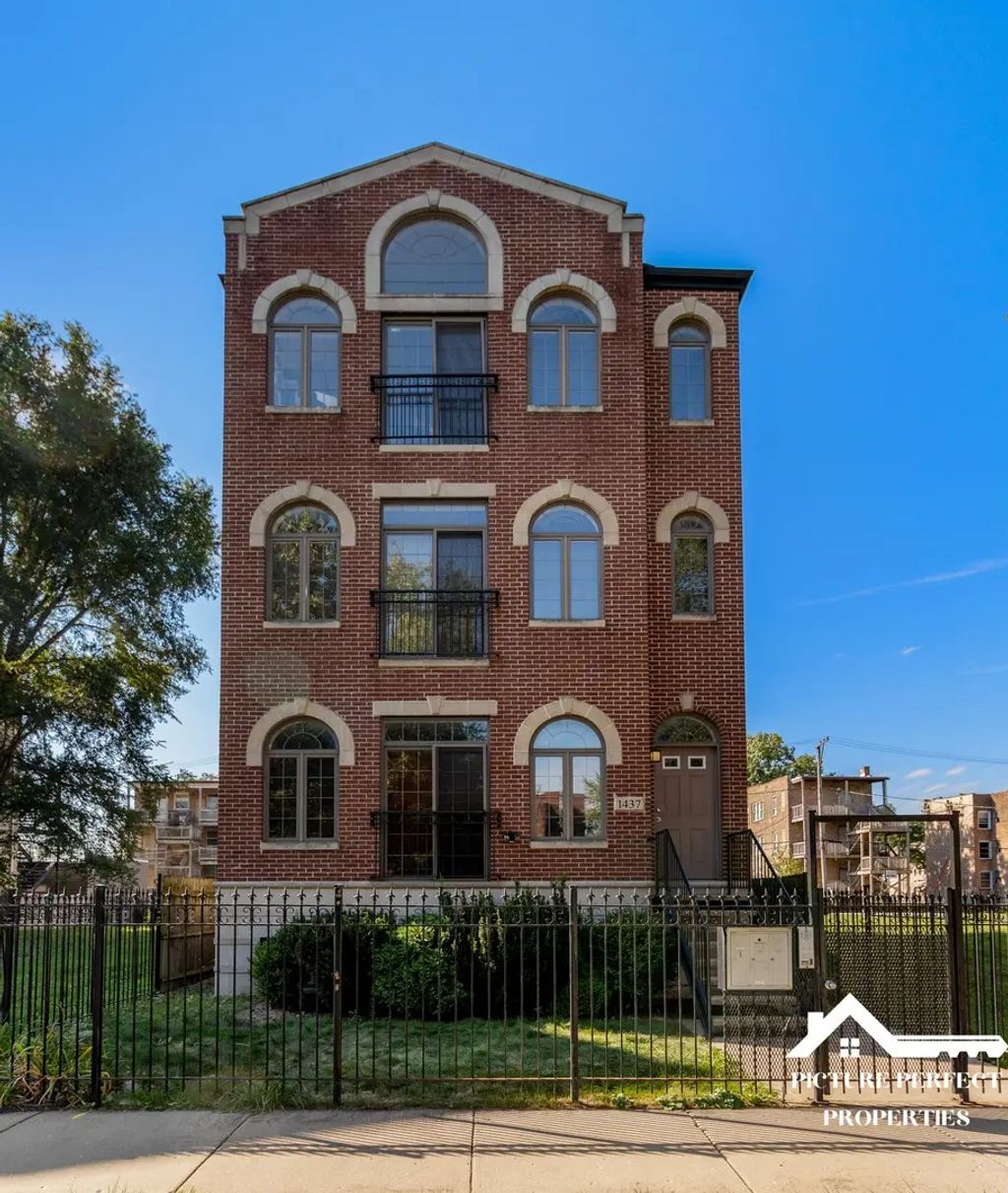 1437 E 65th Place 2, Chicago, 60637