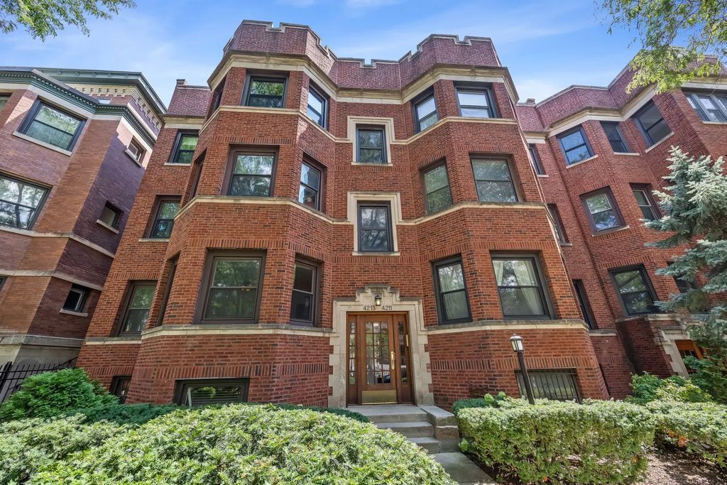4215 N Sheridan Road 1n, Chicago, 60613