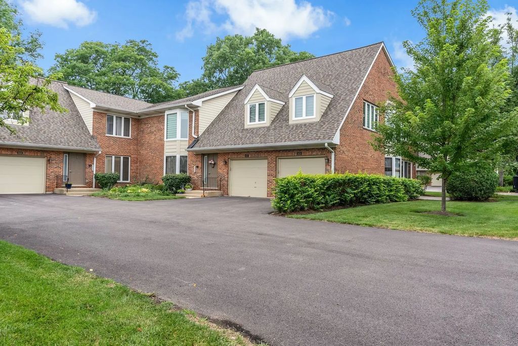 1630 N Douglas Court N 1630, Arlington Heights