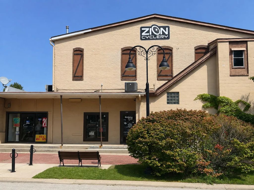 2748 Sheridan Road, Zion
