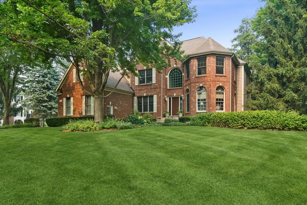 5617 Winding Road, Crystal Lake