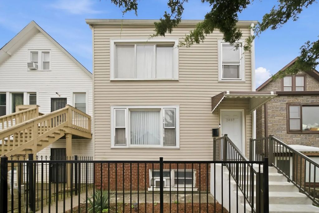 2433 W 46th Place, Chicago