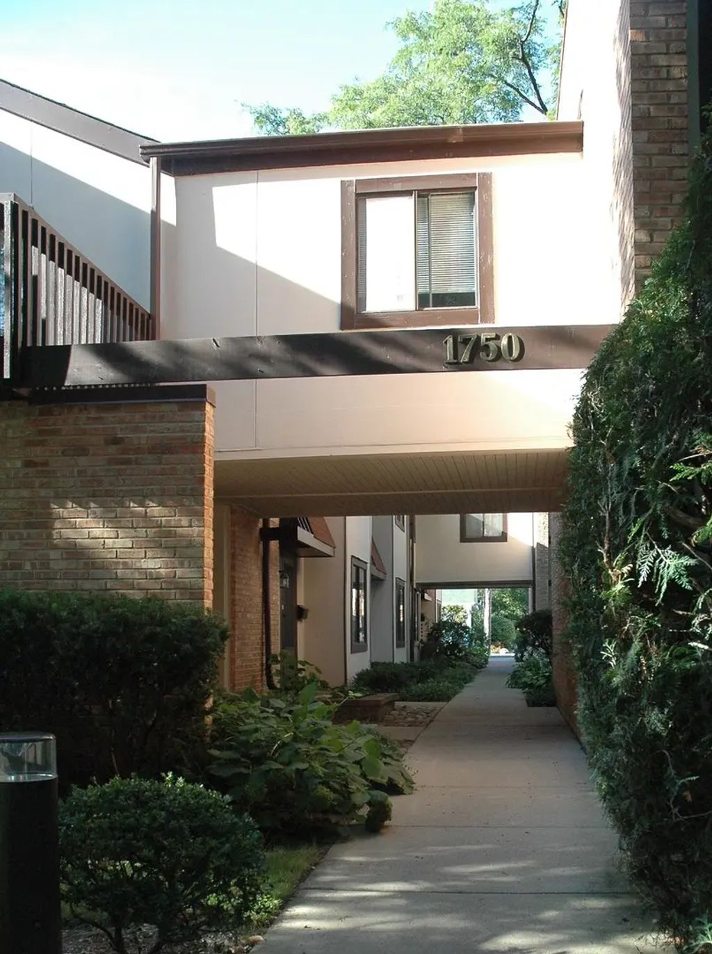 1750 Henley Street 25, Glenview